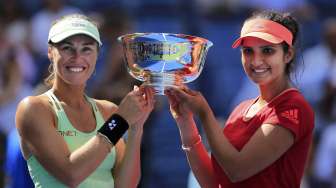 Pasangan Martina Hingis-Sania Mirza Juara Ganda Putri AS Terbuka