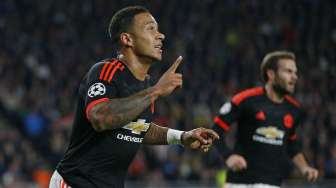 Manchester United ditumbangkan PSV Eindhoven 1-2 di Stadion Philips, Rabu (16/9).