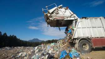 Warga Mengeluh Sampah Menumpuk di Kompleks Metland Cibitung, Pemda Bekasi Kerahkan 36 Truk