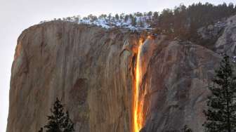 Air Terjun 'Lava' di California Ini Sungguh Menakjubkan