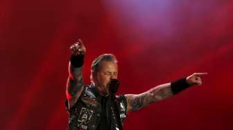 Penampilan James Hetfield di Festival Musik 'Rock in Rio' di Rio de Janeiro, Brasil.[Reuters/Pilar Olivares]