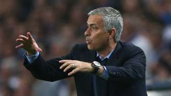 Chelsea Tumbang, Mourinho Ngomel Soal Lini Belakang