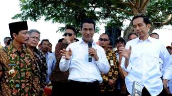 Jokowi Panen Padi di Sukoharjo