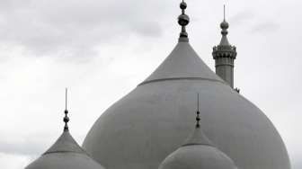 Masjid Sunda Kelapa Dipadati Aksi Salat Subuh Berjamaah