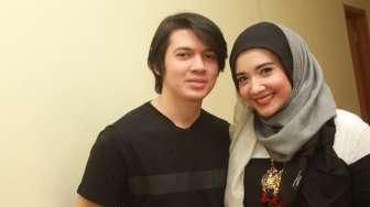 Zaskia dan Irwansyah Jual Barang-barang Artis