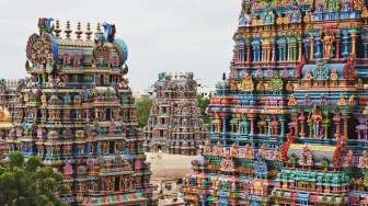 Menikmati Keindahan Kuil Meenakshi di India