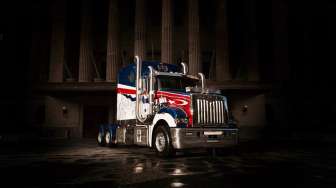 Sultan Johor Beli Istana Dalam Truk, Mirip Optimus Prime