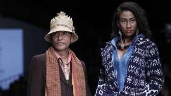 Pembukan Jakarta Fashion Week 2016