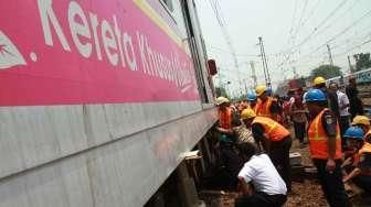 Nekat Seberang Rel, Lelaki Ini Tersambar KRL dan Masih Hidup