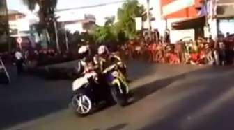 VIDEO: Ini Insiden Rossi vs Marquez Ala Pebalap Indonesia  