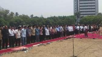 Kekeringan Panjang, Warga Cianjur Salat Istisqa Minta Hujan Jumat Besok