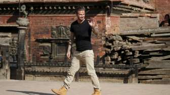 Legenda Manchester United David Beckham mengunjungi Bhaktapur, Nepal, dalam rangka acara penggalangan dana UNICEF (6/11) [Reuters/Navesh Chitrakar]