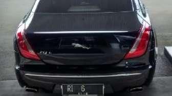 Ada Mobil Jaguar Berplat Nomor RI 6 Terpakir di DPR