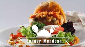 VIDEO: Resep Membuat Burger Mendoan Saus Padang