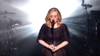 VIDEO: Begini Live Perdana Adele Nyanyikan Lagu Hello