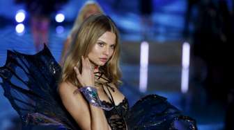 Pagelaran busana lingerie atau pakaian dalam merek ternama asal Amerika Serikat, Victoria's Secret berlangsung meriah di Manhattan, New York, Selasa (10/11/2015) [Reuters]