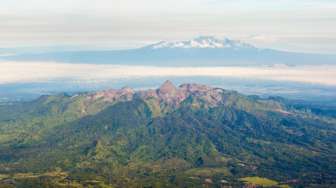 Corona, Pemkab Kediri Tutup Monumen Simpang Lima Gumul dan Gunung Kelud