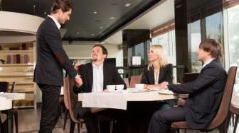 Hindari 6 Hal Ini Saat "Business Lunch"