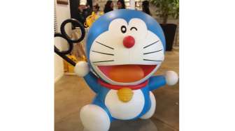 Doraemon Bawa 100 Alat Unik dari Kantong Ajaib ke Surabaya