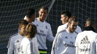 Pemain Real Madrid berlatih jelang el clasico (21/11) [Reuters/Paul Hanna]