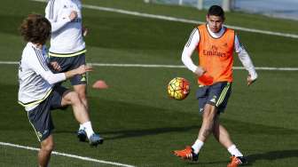 Pemain Real Madrid berlatih jelang el clasico (21/11) [Reuters/Paul Hanna]