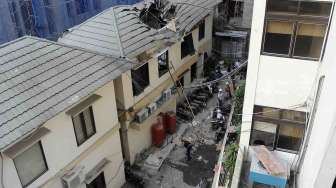 Gedung Ortala Tertimpa Tiang