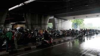 Larangan Meneduh Dibawah Flyover