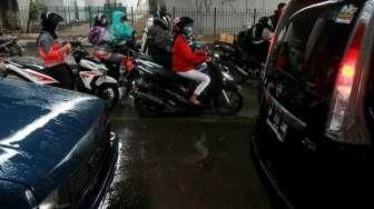 Larangan Meneduh Dibawah Flyover