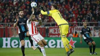 Pemain Arsenal Olivier Giroud gagal memanfaatkan peluang (10/12) [Reuters/Andrew Couldridge]