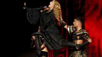 Konser Madonna di Paris