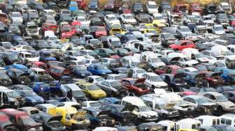 Pasar Mobil Bekas Turun 20% di 2015