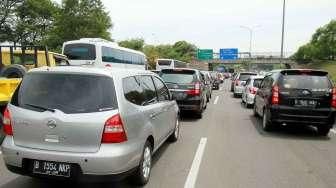 Tol Cipularang Ditutup Karena Longsor di Cikamuning