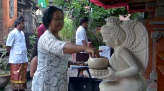 Mengenal 'Ngejot', Natal Bertoleransi di Banjar Tuka, Bali