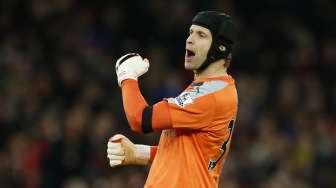 Arsenal Tanpa Cech hingga Empat Pekan