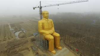 Megahnya Patung Raksasa Mao Zedong di Cina Ini