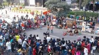 Car Free Day Diwarnai Aksi Kuda Lumping