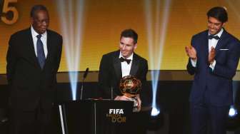 Raih Ballon d'Or, Messi Senang Bisa Kalahkan Ronaldo