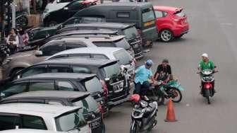 Tarif Parkir Naik 100 Persen