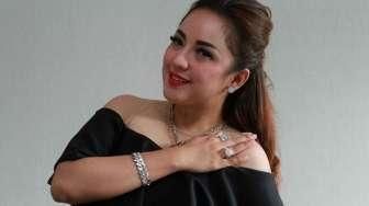 VIDEO: Regina Nyanyikan Lagu Dangdut Cinta Basi