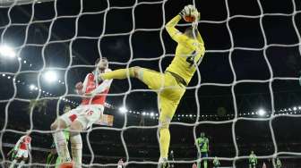 Cech: Forster 'Rampok' Arsenal