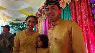 Kakeknya Bos Panasonic, Suami Ayu Dewi: Rumah Kita Biasa Saja