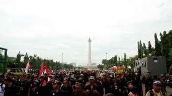 Ribuan Guru Geruduk Istana