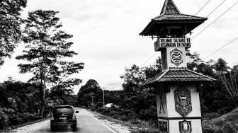 Perlahan tapi pasti, upaya menjadikan Entikong lebih baik daripada kawasan perbatasan Tebedu, Serawak, Malaysia, dilaksanakan.