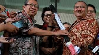 Pensil Raksasa untuk KPK