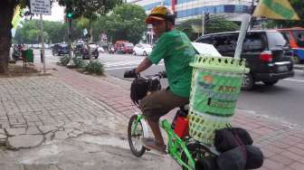 Gowes ke Jakarta, Lelaki Cimahi Ajarkan Cara Beramal Pakai Sampah