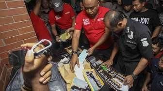 Amankan WNA Pembawa Dolar Palsu