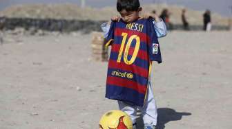 Murtaza Ahmadi Kenakan 'Jersey' dari Messi