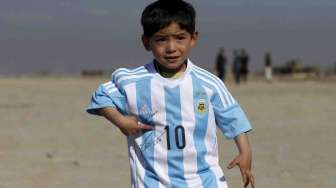 Murtaza Ahmadi Kenakan 'Jersey' dari Messi