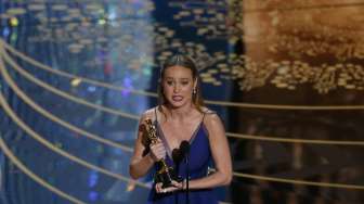 Piala Oscar Pertama Brie Larson