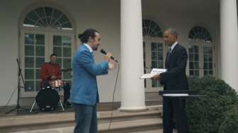 VIDEO: Wow, Obama Tantang Rapper untuk Freestyle